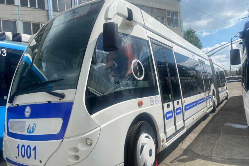 Un troleibuz cu lungimea de 18 metri va circula pe ruta nr. 22